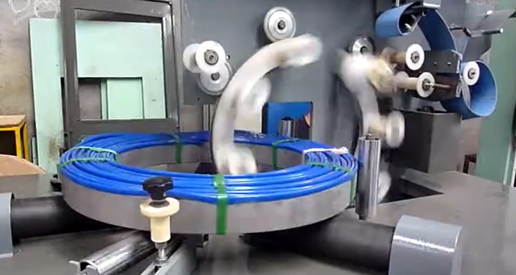 环体缠绕机.jpg 环体缠绕机.jpg