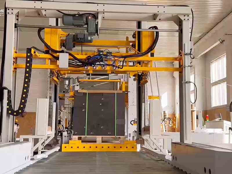 托盘穿剑捆扎机.jpg 托盘穿剑捆扎机.jpg