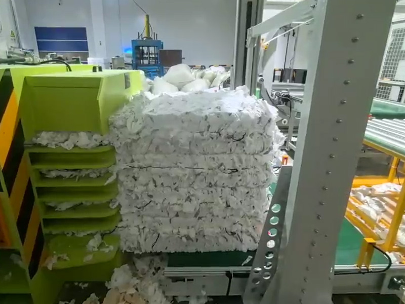 垃圾碎纸片六面缠膜打包流水线