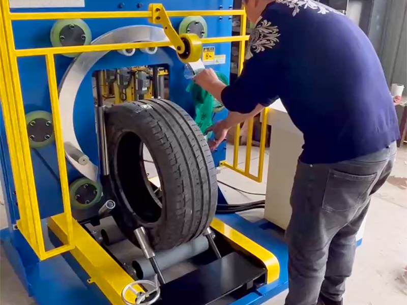 轮胎全自动缠绕包装机.jpg 轮胎全自动缠绕包装机.jpg