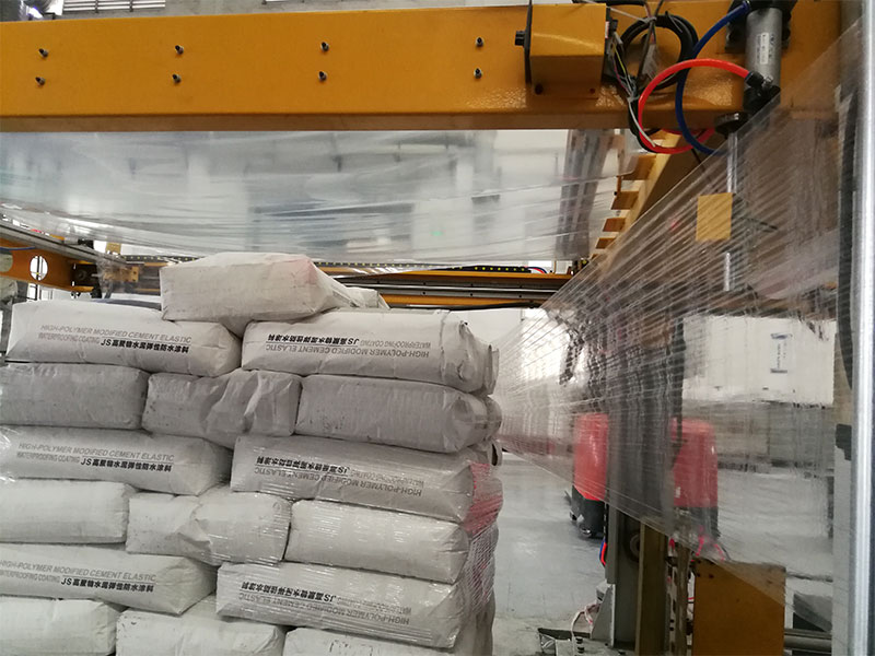 覆顶缠绕机，填补防护空白，让产品全方位受保护