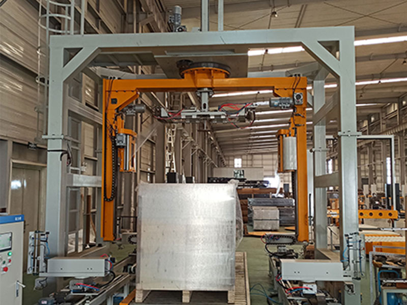 有了这台悬臂在线缠绕机，包装又快又省钱！