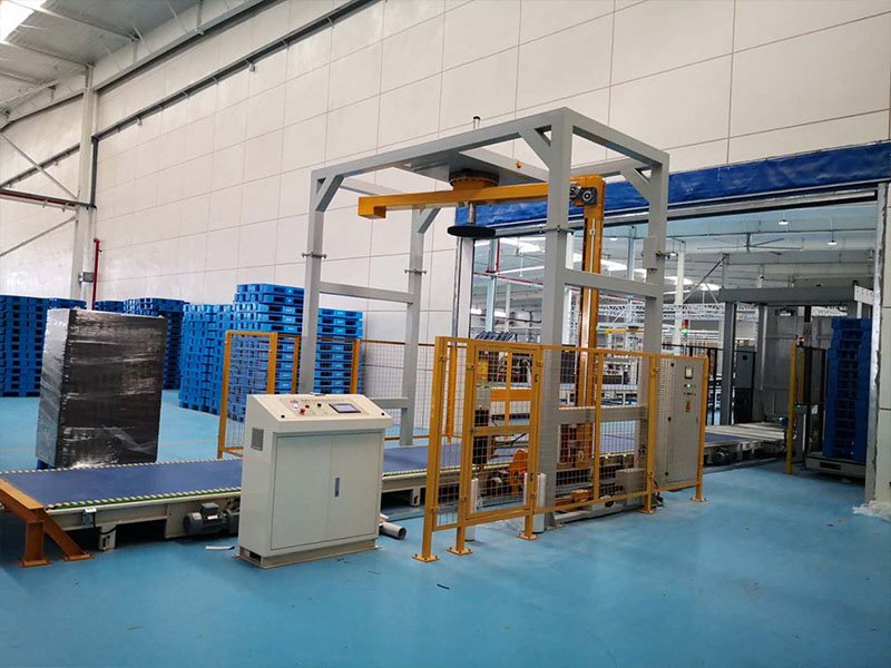 复杂货物包装频出问题？不少车间靠这类摇臂缠绕机设备解决缠膜难题