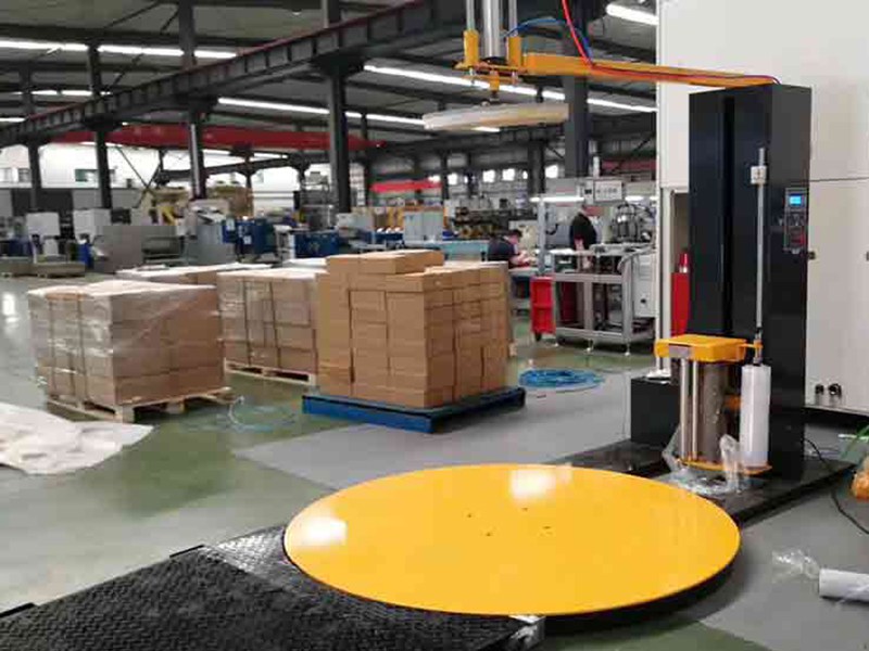 仓储包装效率如何翻倍？全自动托盘缠绕机在实际应用中给出答案