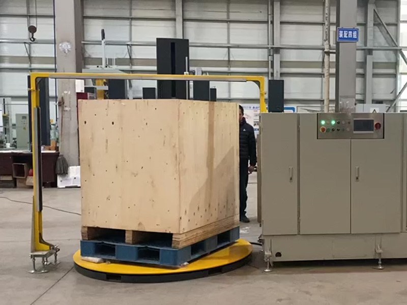 工序打包效率低？缠膜打带一体机让整托出货“缠得牢、捆得紧”一步