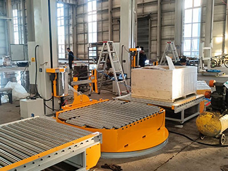 在线式缠绕机高效连接输送线，实现托盘自动化打包作业