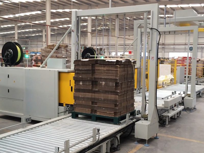 自动穿剑式托盘打包机：每小时可完成50托打包，精确拉紧与节能设计