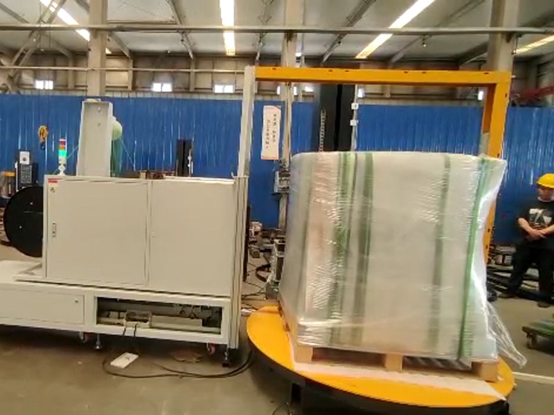 人工缠膜打带效率低？这款缠膜打包一体机解决发货瓶颈