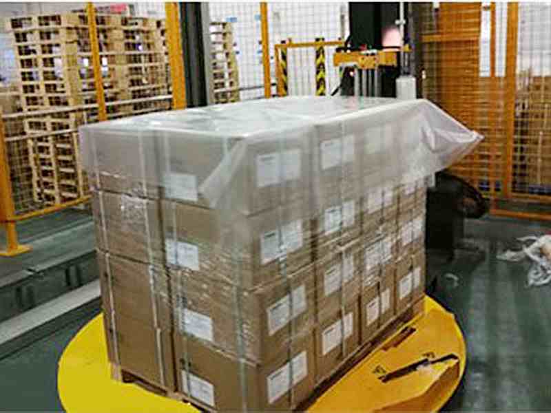 纸箱自动缠膜机助力提升整托出货稳定性的高效包装方案