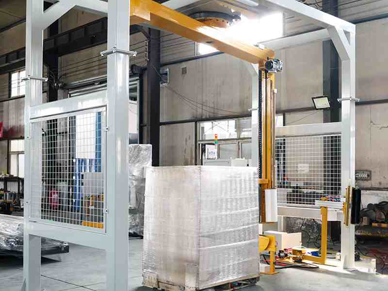 摇臂缠绕机适配高重心托盘的高效安全包装方案