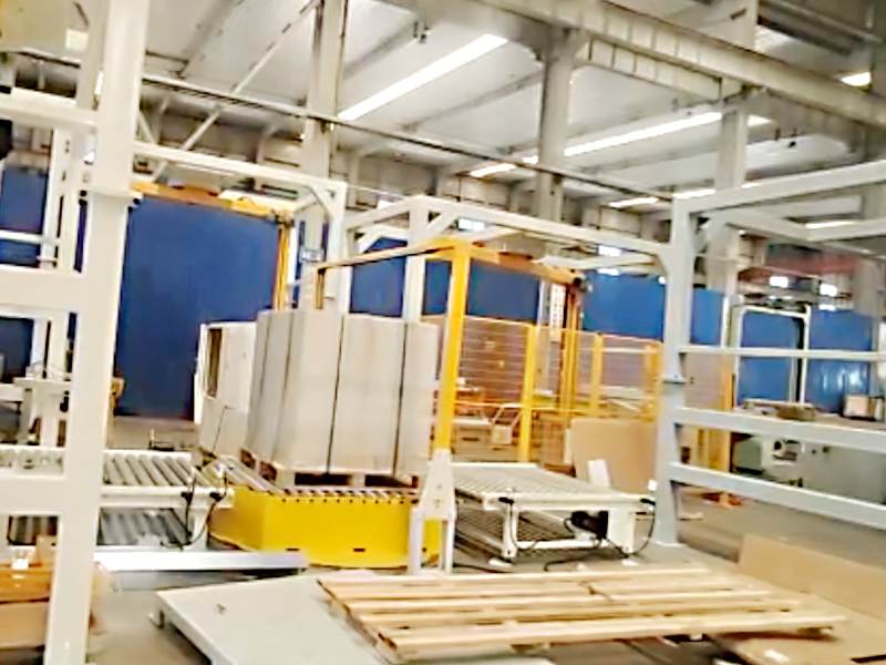 PP带加托盘打包设备：让托盘货物运输更稳更省心