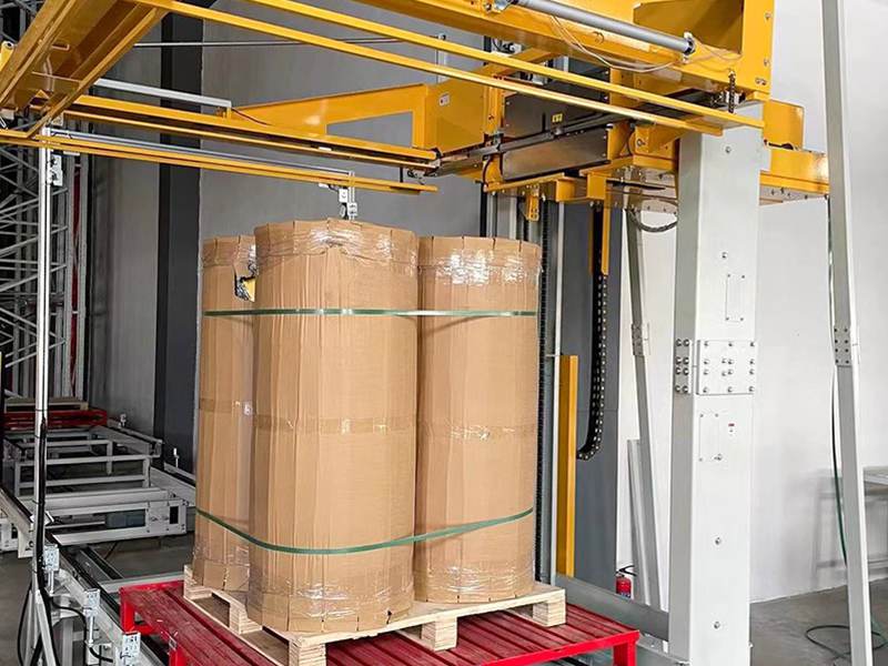 托盘货物总是运输中移位？水平式捆扎机让加固更牢靠