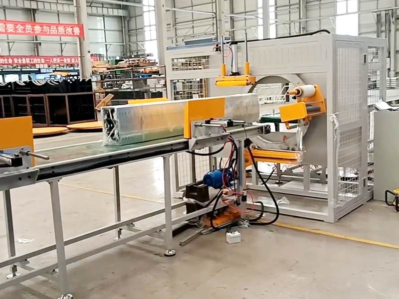 管材板材运输总松动？水平缠绕膜打包机让包装更牢固