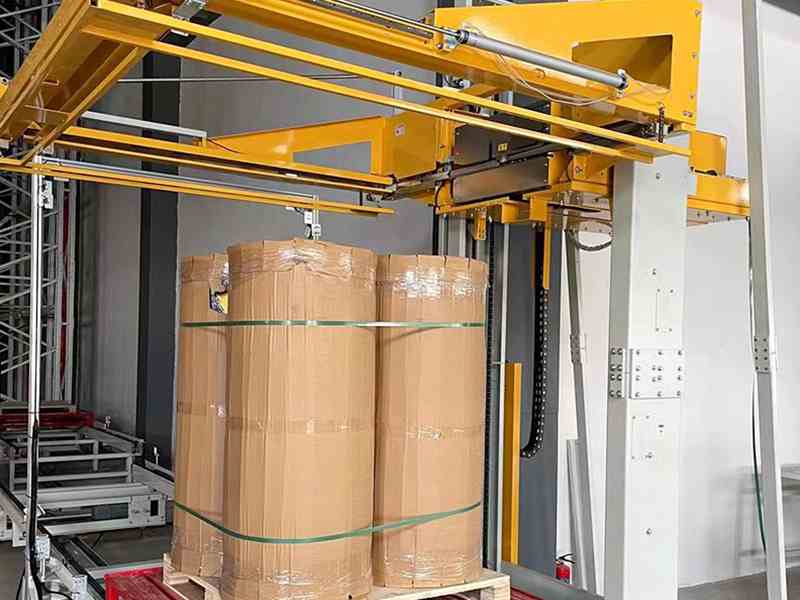 水平打带机，横向加固一举稳固托盘运输，产线对接更高效