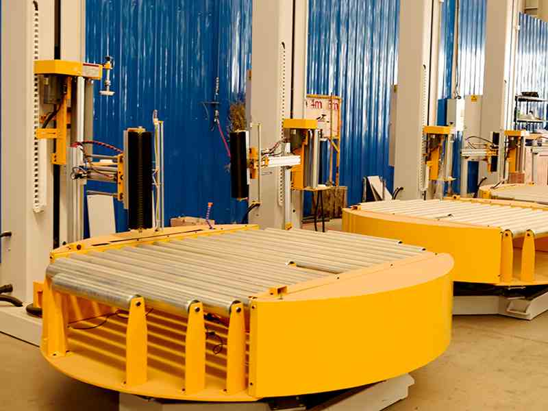 生产线节拍不掉速，拉伸膜全自动包装机实现连线包装作业