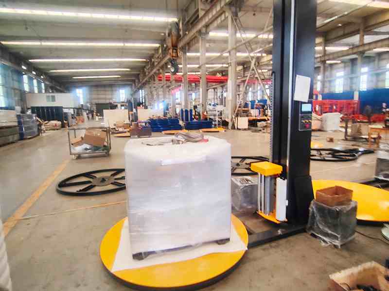 自动拉伸膜缠绕机，节膜高效托盘包装设备