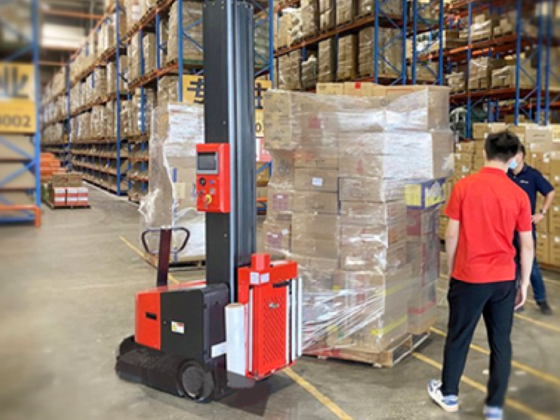 灵活移动&nbsp;高效缠膜，自走式缠绕膜包装机助力仓储包装升级