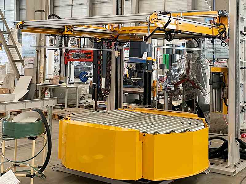 托盘顶部易受潮？顶膜覆膜结构提升货物上部防护稳定性