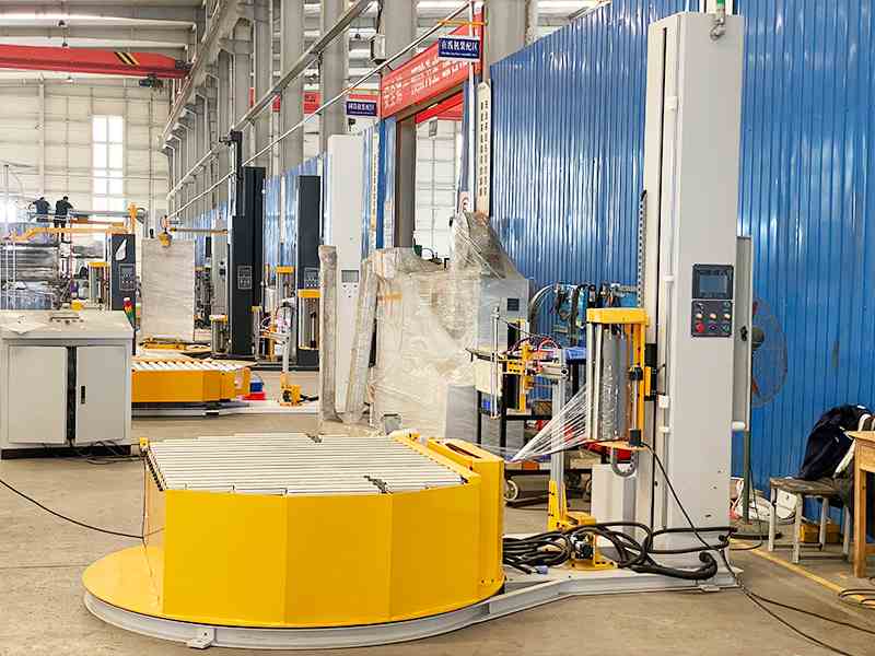 在线自动缠绕膜机：匹配产线节奏的托盘自动化包覆设备