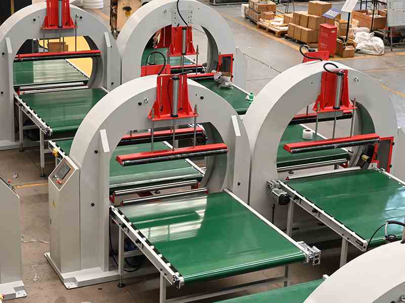 长型物料包装不稳？水平薄膜缠绕包装设备实现连续包覆与稳定防护