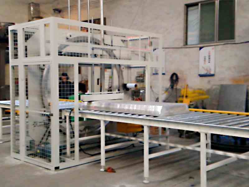 门窗成品出库易刮擦？门窗缠绕膜包装机提升外观防护效果