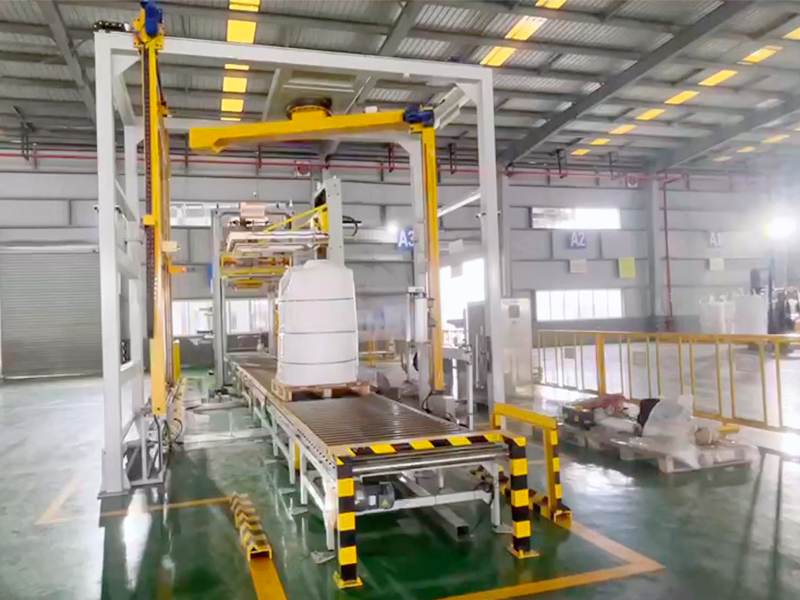 托盘包装如何实现封闭式防护?悬臂